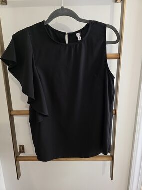 glam Black One-Shoulder Ruffle Blouse